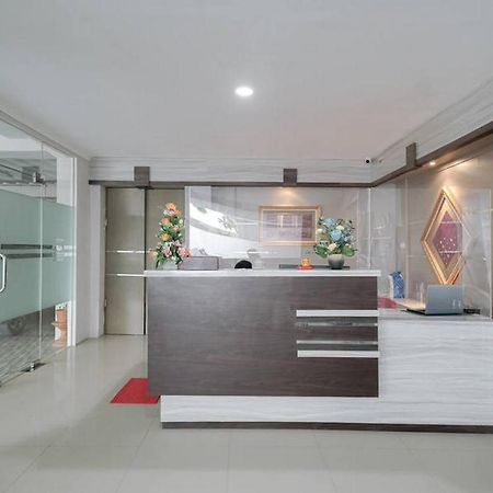 Urbanview Hotel Bari Syariah Palembang By Reddoorz Kültér fotó
